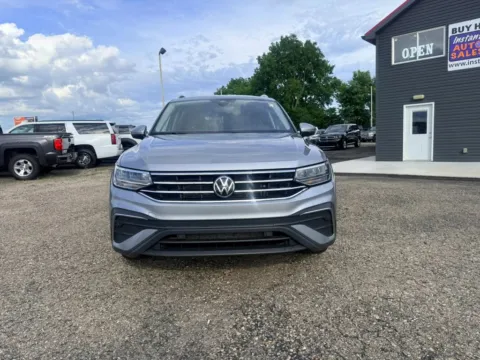 Photos of 2022 Volkswagen Tiguan SE 4MOTION Sport Utility 4D for sale in Lancaster, OH at Instant Auto Sales Lancaster