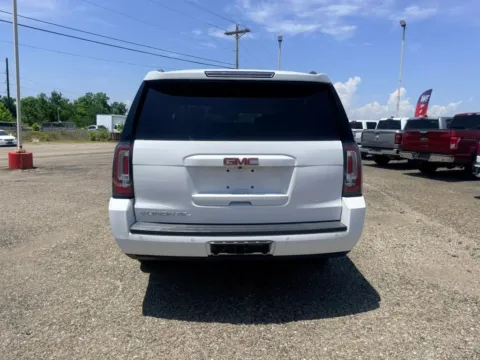 More photos of 2020 GMC Yukon XL SLT Sport Utility 4D at Instant Auto Sales Lancaster, OH