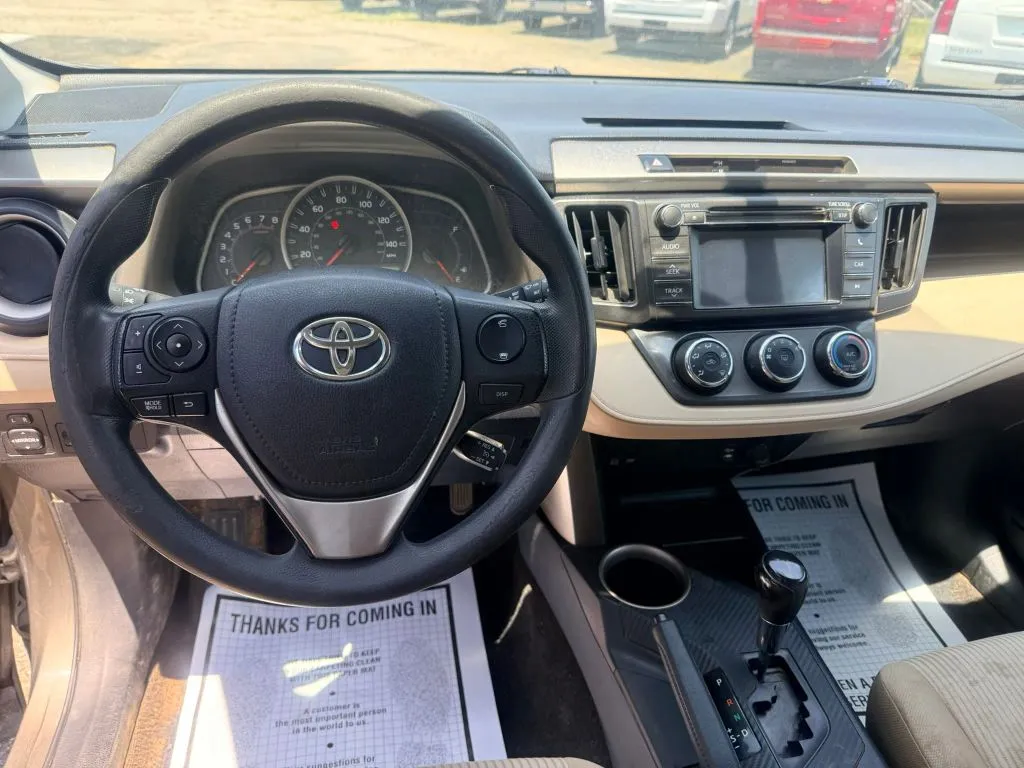 Toyota RAV4 photo 8