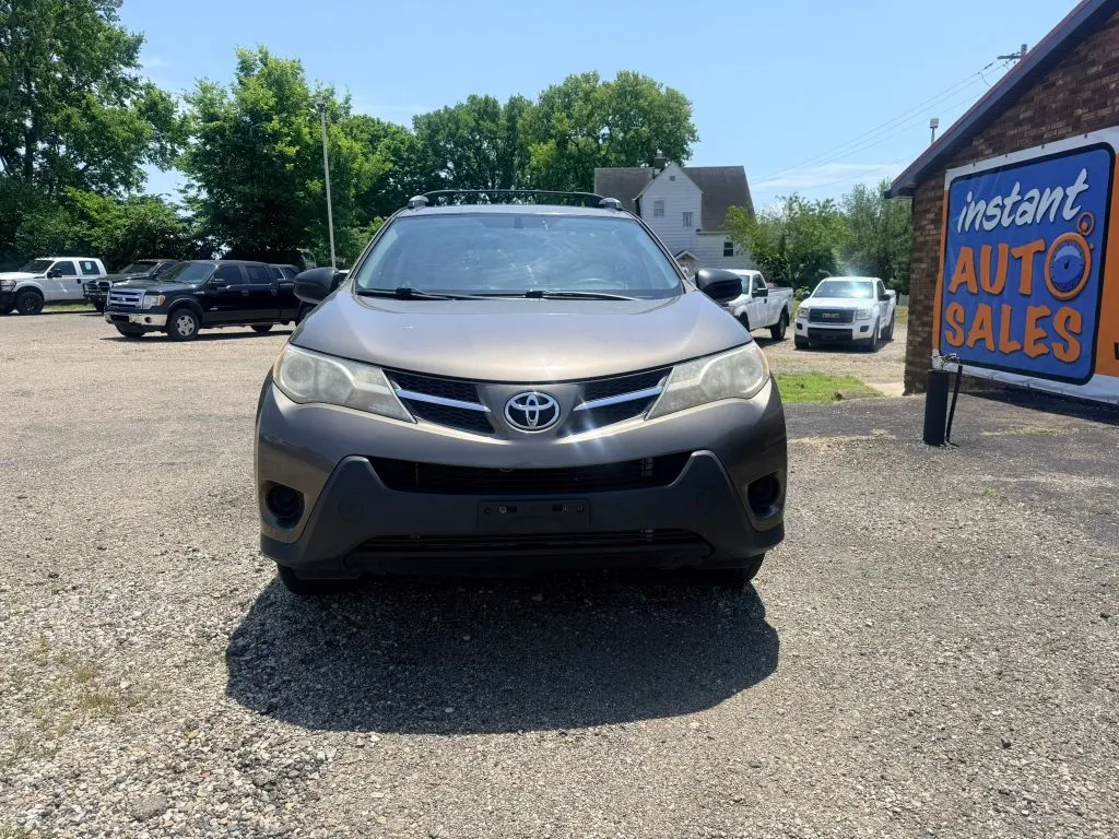 Toyota RAV4 photo 2