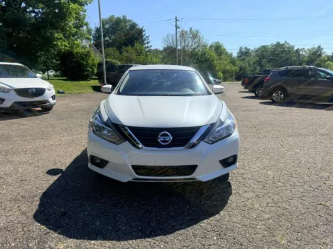 Photos of 2016 Nissan Altima 2.5 SL Sedan 4D for sale in Lancaster, OH at Instant Auto Sales Lancaster