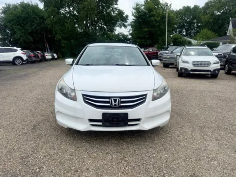 Photos of 2012 Honda Accord SE Sedan 4D for sale in Lancaster, OH at Instant Auto Sales Lancaster