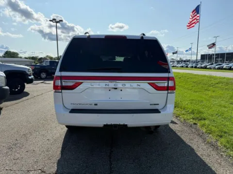 More photos of 2015 Lincoln Navigator L Sport Utility 4D at Instant Auto Sales Lancaster, OH