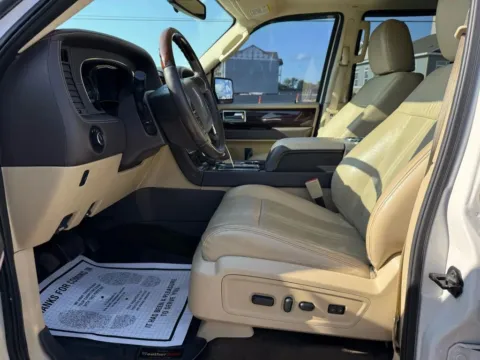 More photos of 2015 Lincoln Navigator L Sport Utility 4D at Instant Auto Sales Lancaster, OH