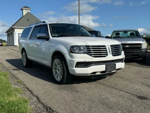 Another view of 2015 Lincoln Navigator L Sport Utility 4D for sale in Lancaster, OH at Instant Auto Sales Lancaster