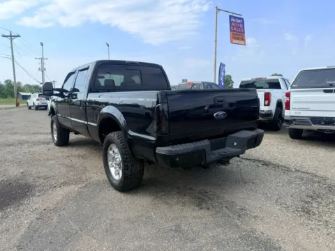 More photos of 2008 Ford F250 Super Duty Crew Cab XLT Pickup 4D 6 3/4 ft at Instant Auto Sales Lancaster, OH