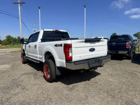 More photos of 2017 Ford F250 Super Duty Crew Cab XL Pickup 4D 6 3/4 ft at Instant Auto Sales Lancaster, OH