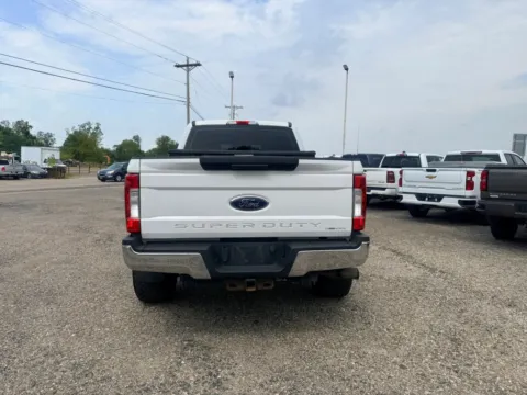 More photos of 2017 Ford F250 Super Duty Crew Cab XL Pickup 4D 6 3/4 ft at Instant Auto Sales Lancaster, OH