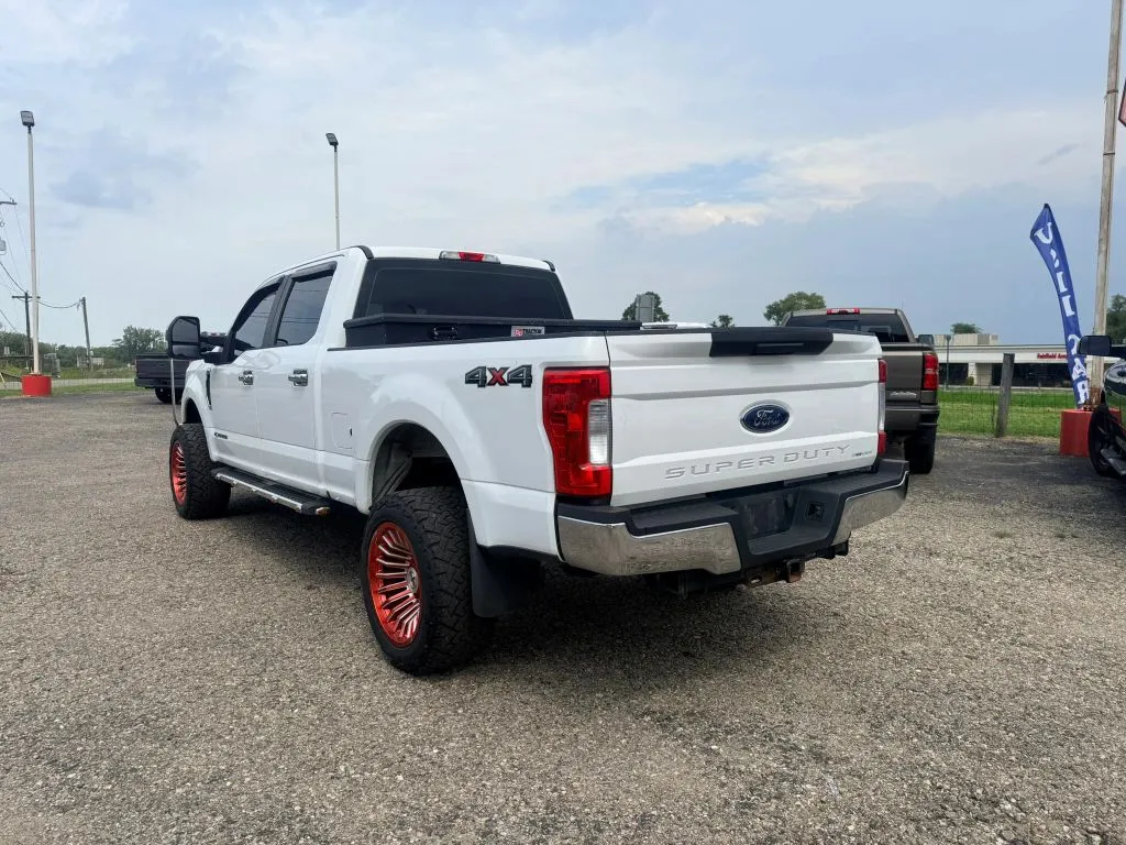 Ford F-250 photo 4