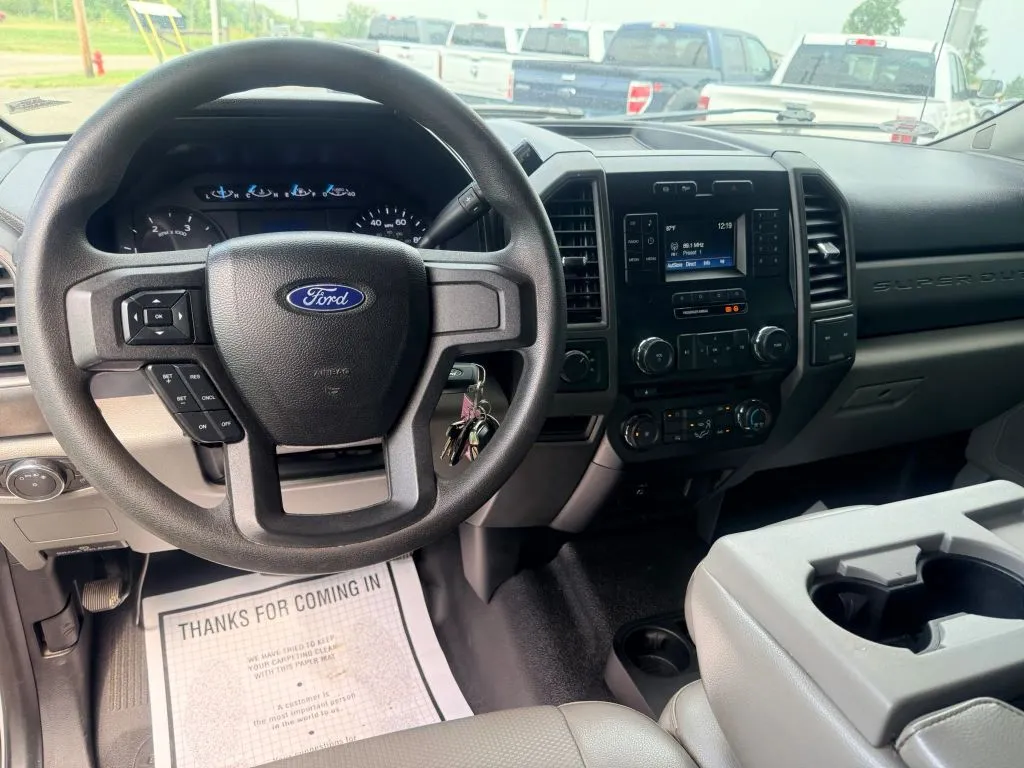Ford F-250 photo 9