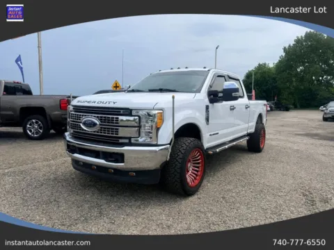 White 2017 Ford F250 Super Duty Crew Cab XL Pickup 4D 6 3/4 ft for sale in Lancaster, OH