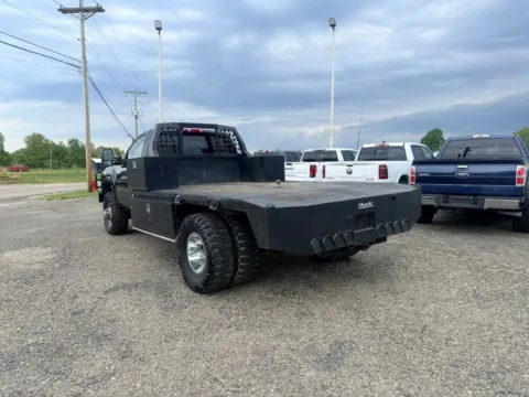 More photos of 2008 Chevrolet Silverado 3500 HD Regular Cab & Chassis 161.5' W.B. 2D at Instant Auto Sales Lancaster, OH