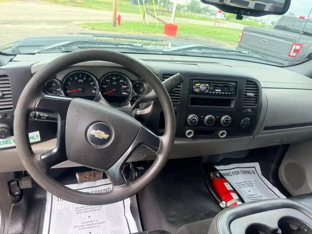 Chevrolet 3500HD photo 9