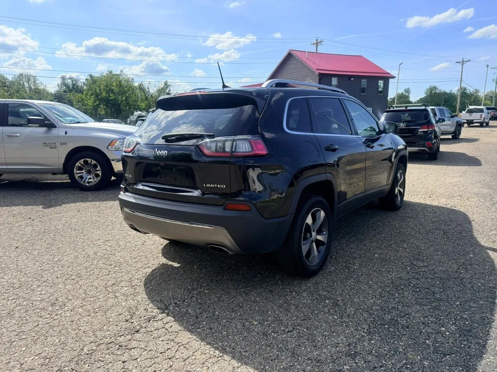 Jeep Cherokee photo 6