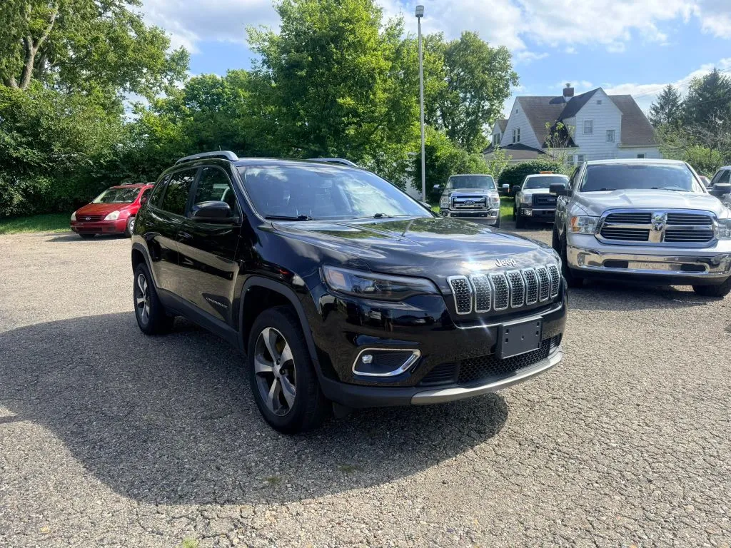 Jeep Cherokee photo 3