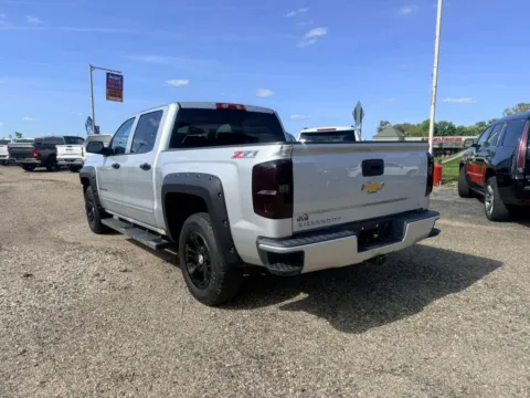 More photos of 2017 Chevrolet Silverado 1500 Crew Cab Z71 LT Pickup 4D 5 3/4 ft at Instant Auto Sales Lancaster, OH