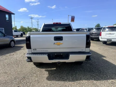 More photos of 2017 Chevrolet Silverado 1500 Crew Cab Z71 LT Pickup 4D 5 3/4 ft at Instant Auto Sales Lancaster, OH