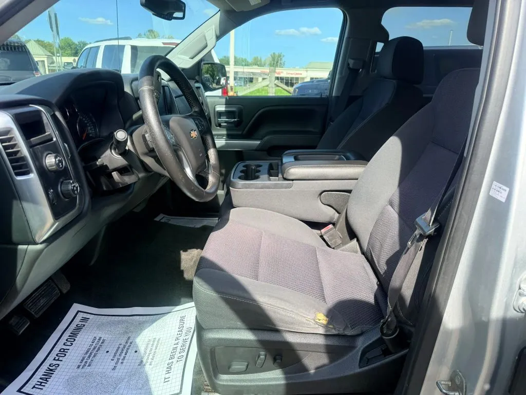 Chevrolet Silverado photo 7