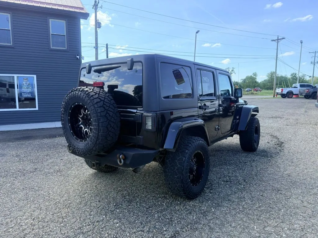 Jeep Wrangler photo 6