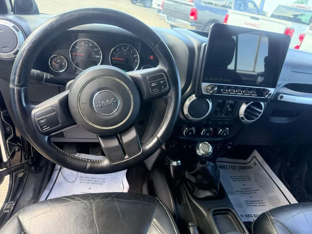 Jeep Wrangler photo 8