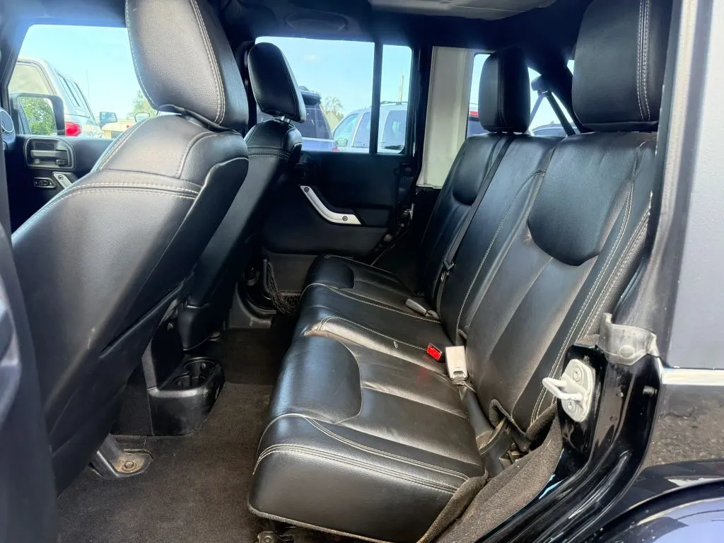 Jeep Wrangler photo 10