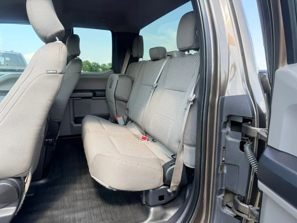 Ford F-150 photo 10