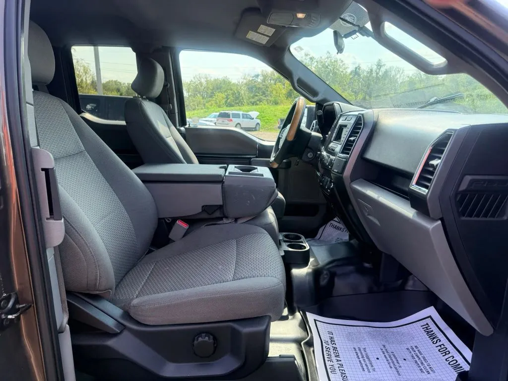 Ford F-150 photo 9