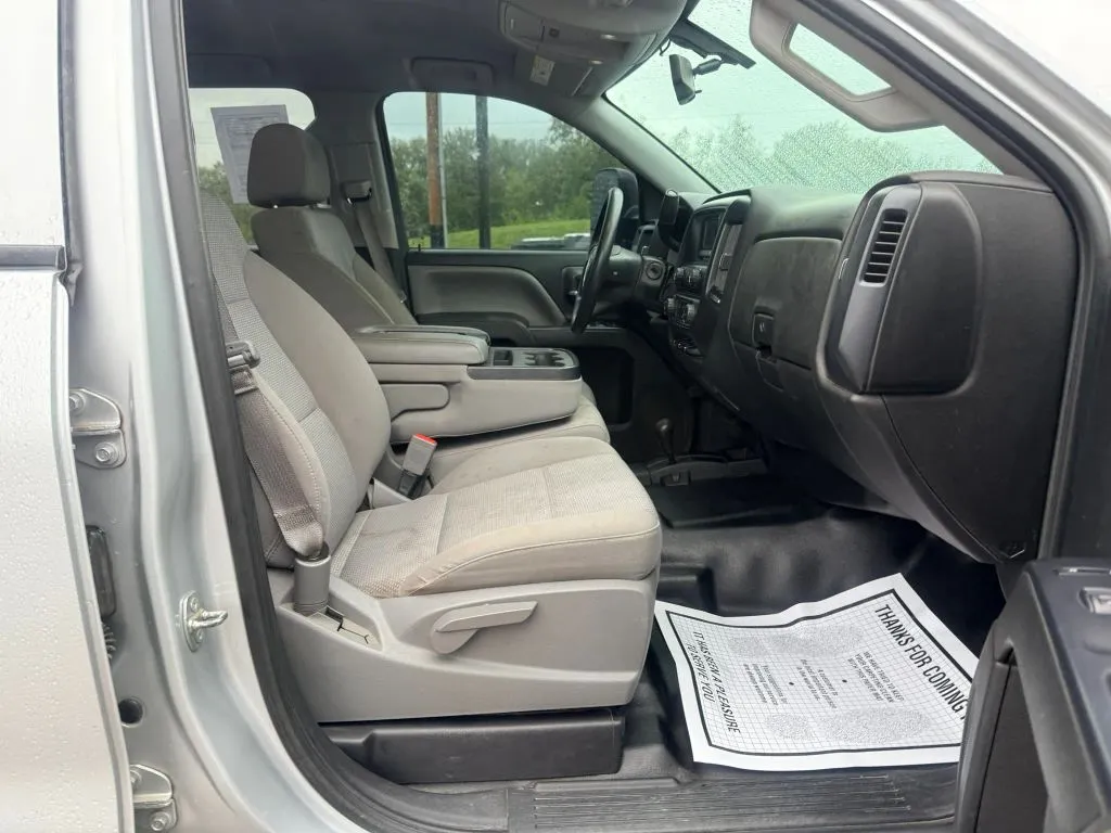 GMC Sierra photo 9