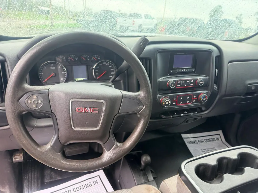 GMC Sierra photo 8