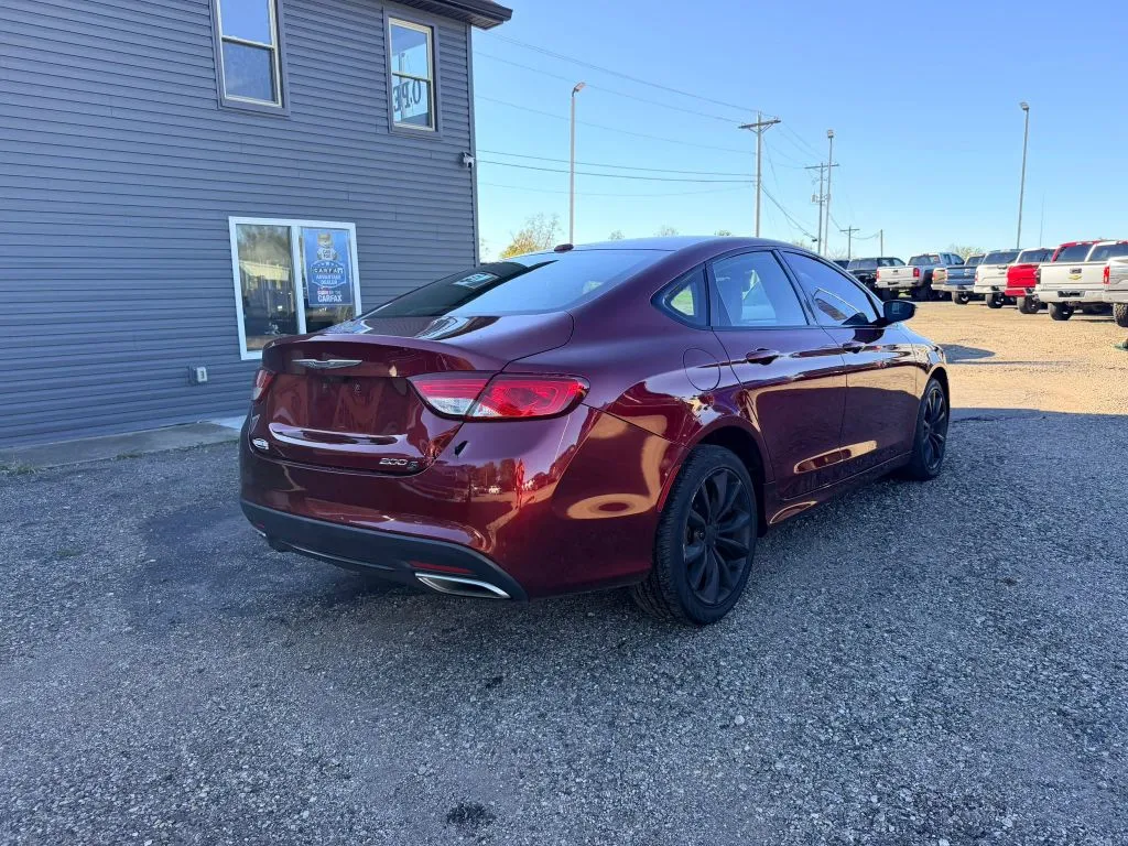 Chrysler 200 photo 6