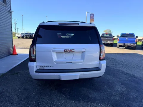 More photos of 2017 GMC Yukon XL SLT Sport Utility 4D at Instant Auto Sales Lancaster, OH