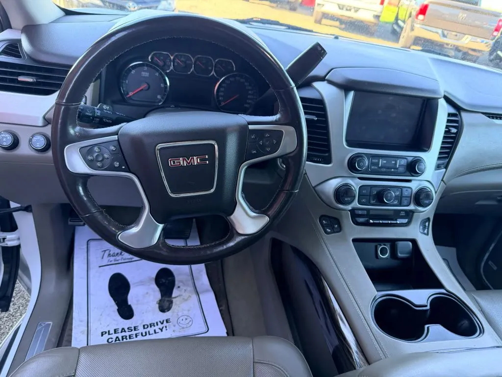 GMC Yukon XL photo 8