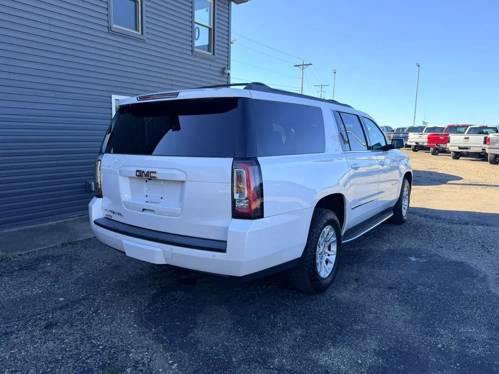 GMC Yukon XL photo 4