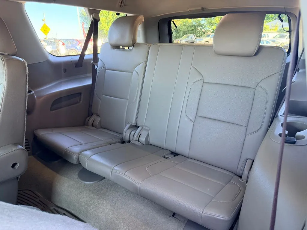 GMC Yukon XL photo 11