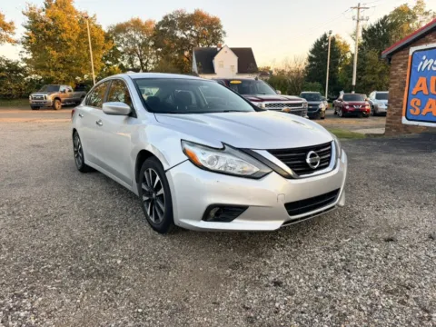 Another view of 2018 Nissan Altima 2.5 SV Sedan 4D for sale in Lancaster, OH at Instant Auto Sales Lancaster