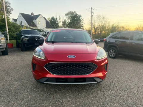 Photos of 2022 Ford Escape SE Sport Utility 4D for sale in Lancaster, OH at Instant Auto Sales Lancaster
