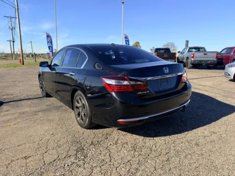 More photos of 2016 Honda Accord EX-L Sedan 4D at Instant Auto Sales Lancaster, OH