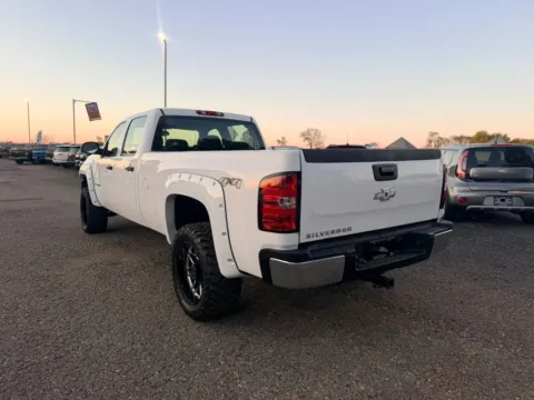 More photos of 2007 Chevrolet Silverado 2500 HD Crew Cab Work Truck Pickup 4D 8 ft at Instant Auto Sales Lancaster, OH
