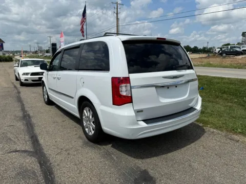 More photos of 2014 Chrysler Town & Country Touring Minivan 4D at Instant Auto Sales Lancaster, OH