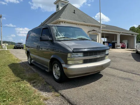 Another view of 2003 Chevrolet Astro Passenger LT Minivan 3D for sale in Lancaster, OH at Instant Auto Sales Lancaster