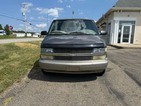 Photos of 2003 Chevrolet Astro Passenger LT Minivan 3D for sale in Lancaster, OH at Instant Auto Sales Lancaster