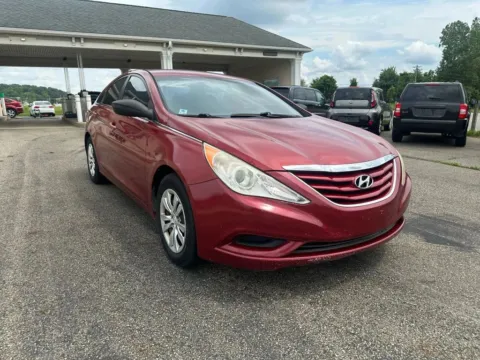 Another view of 2013 Hyundai Sonata GLS Sedan 4D for sale in Lancaster, OH at Instant Auto Sales Lancaster