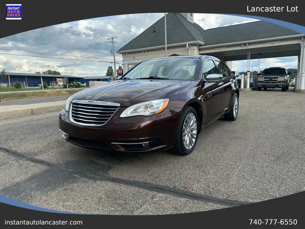 Brown 2013 Chrysler 200 Limited Sedan 4D for sale in Lancaster, OH
