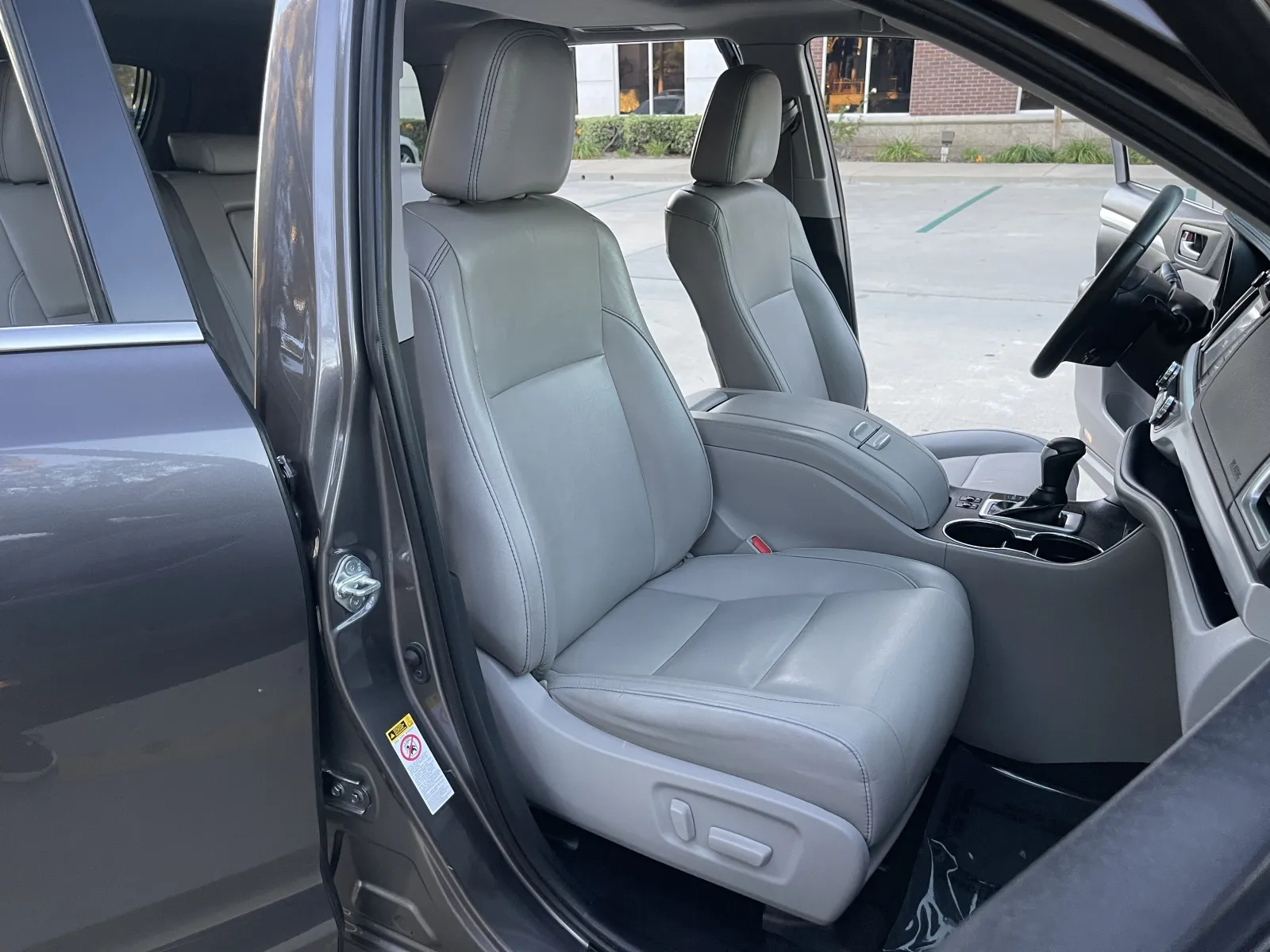 2019 Toyota Highlander XLE - Photo 16