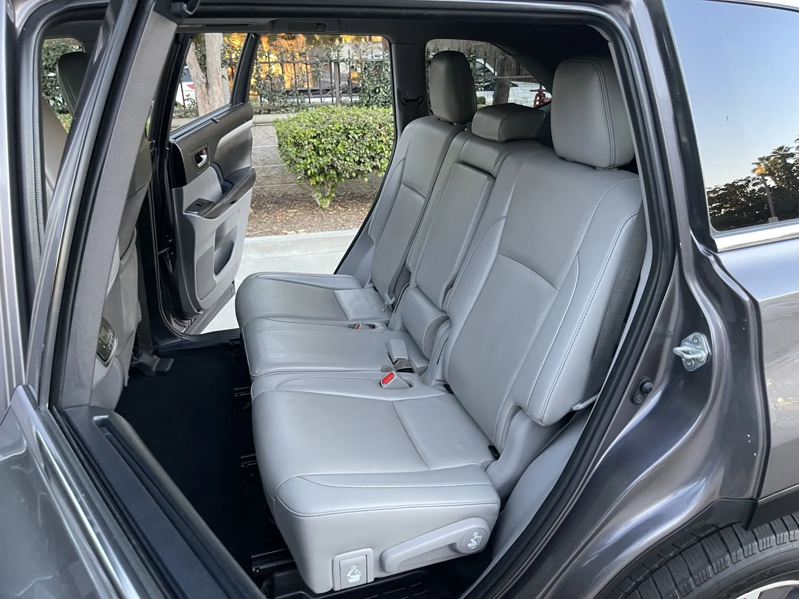 2019 Toyota Highlander XLE - Photo 12