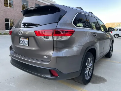 More photos of 2019 Toyota Highlander XLE FWD at Quality 1 Auto, CA