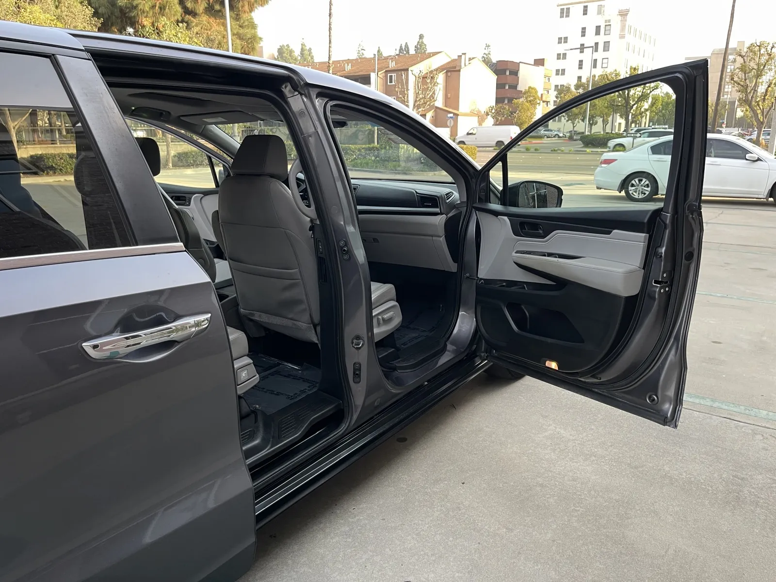 2019 Honda Odyssey EX-L - Photo 12