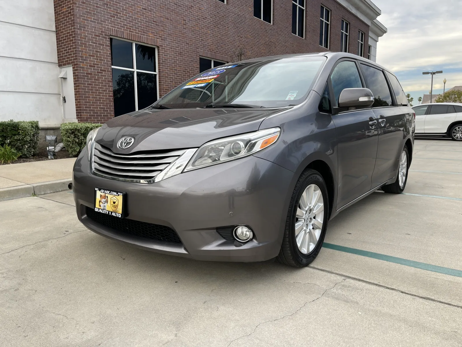 Gray 2015 Toyota Sienna Limited 7-Passenger Premium for sale in Anaheim, CA