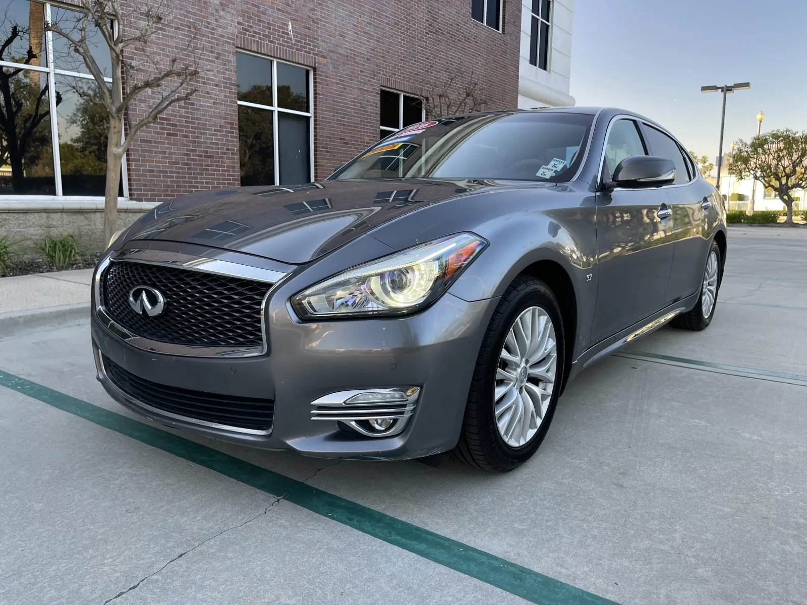 Gray 2016 INFINITI Q70L 3.7 RWD for sale in Anaheim, CA