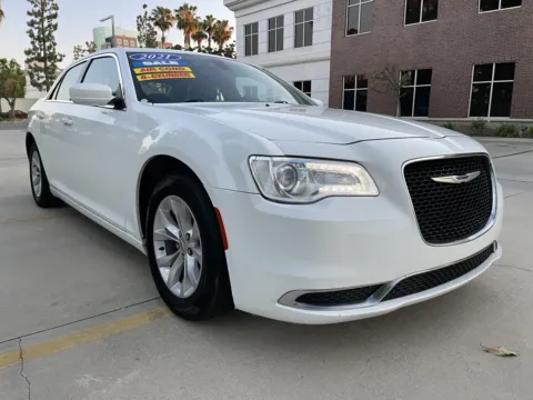 More photos of 2021 Chrysler 300 Touring RWD at Quality 1 Auto, CA